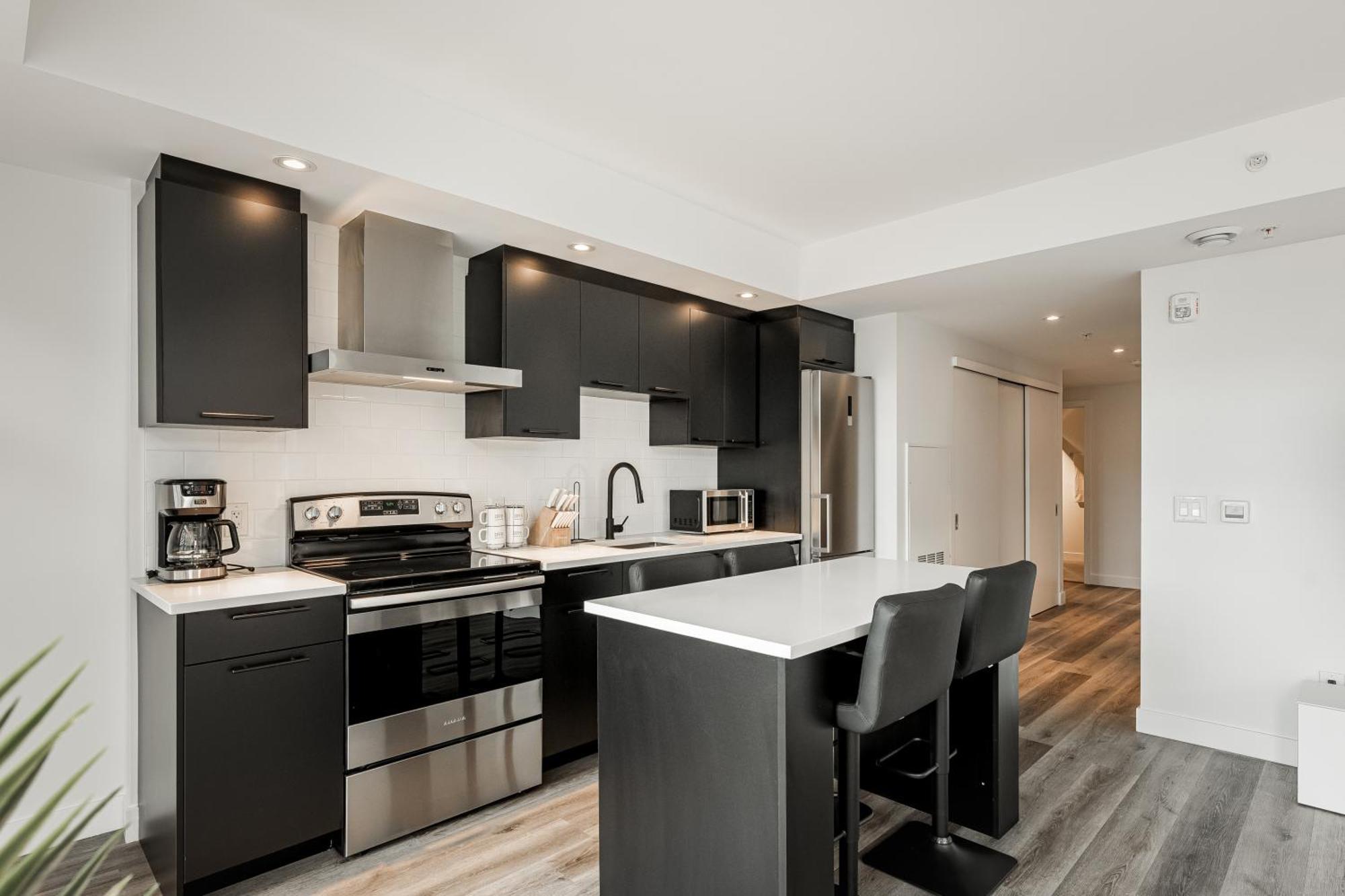 Westview Luxury Suites Оттава Экстерьер фото