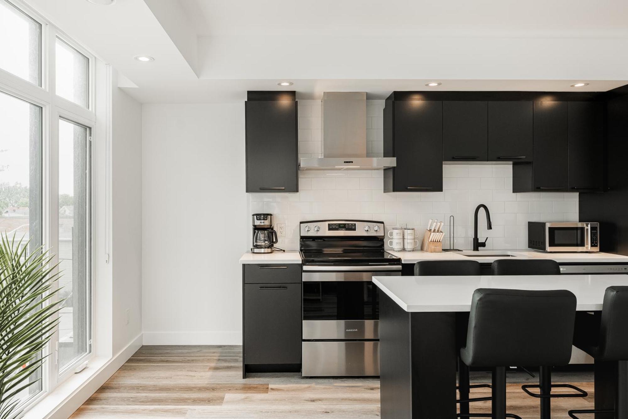 Westview Luxury Suites Оттава Экстерьер фото