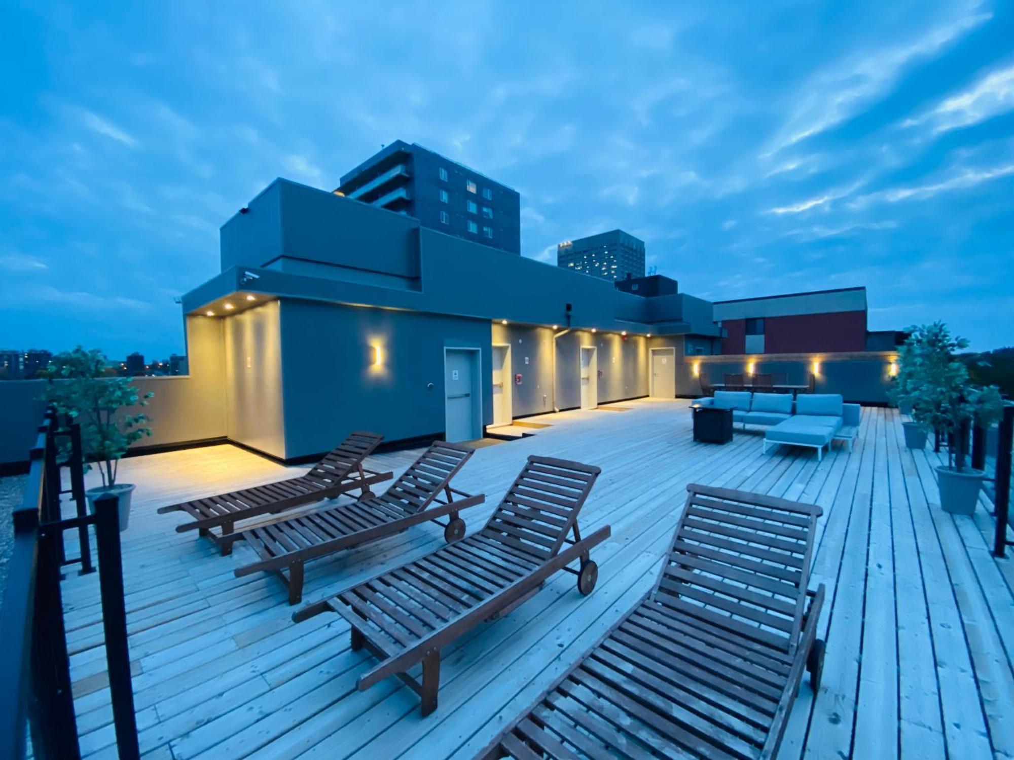 Westview Luxury Suites Оттава Экстерьер фото