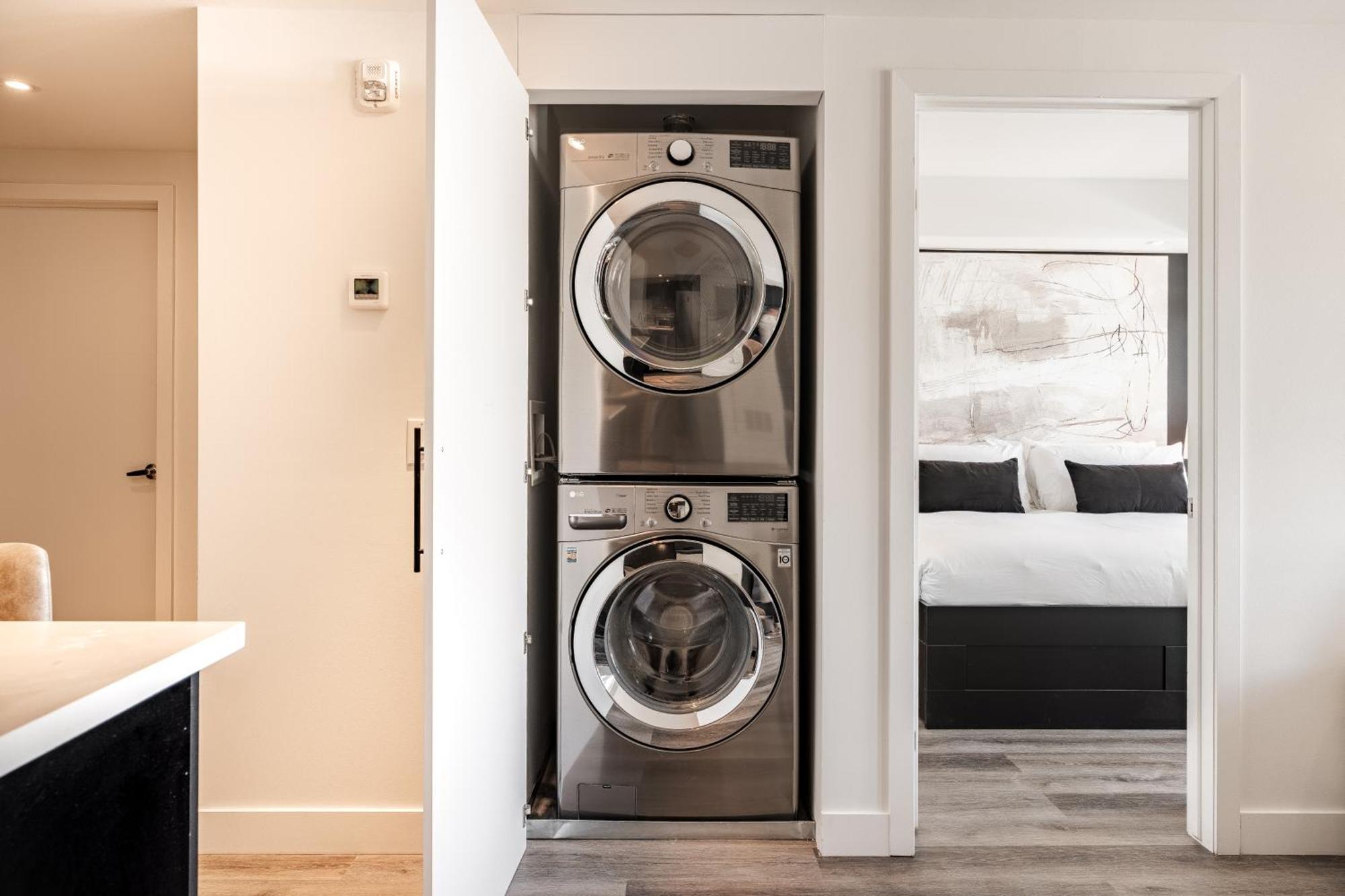 Westview Luxury Suites Оттава Экстерьер фото