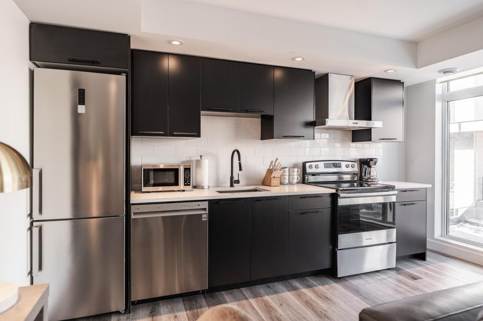 Westview Luxury Suites Оттава Экстерьер фото